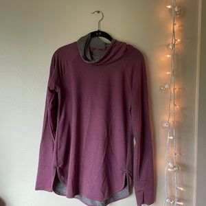 Maroon sporty top!